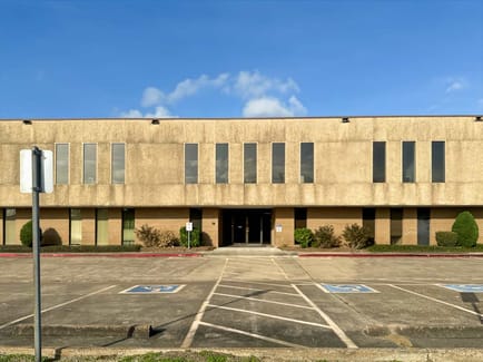 Image 1 of Hq - 606 Rollingbrook Drive