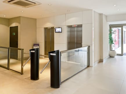 Image 14 of Regus - Av. Olegário Maciel, 531