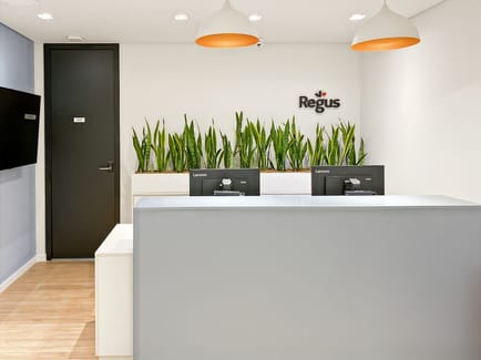 Image 2 of Regus - Av. Olegário Maciel, 531