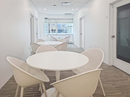 Image 4 of Regus - 14 Pl du Commerce,6th Floor