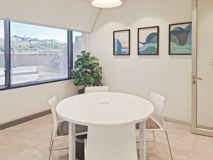 Image 3 of Hq - 60 Riviera Road,Killarney Mall