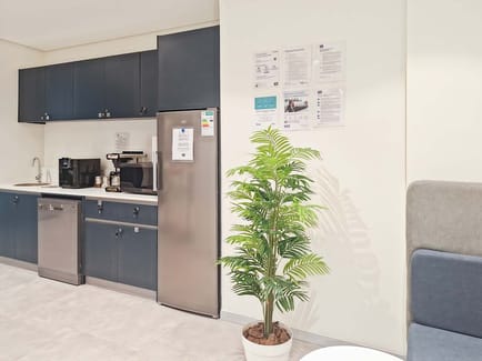 Image 6 of Hq - 60 Riviera Road,Killarney Mall