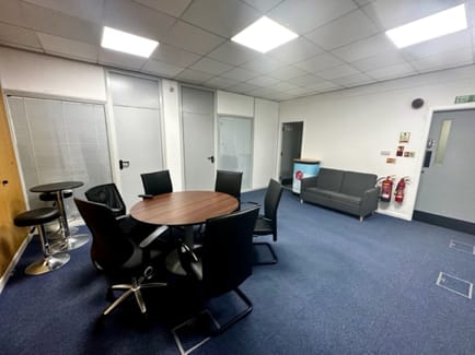 Image 5 of RKS Real Estate - 31 Metro Centre - Dwight Road, WD18 - Watford