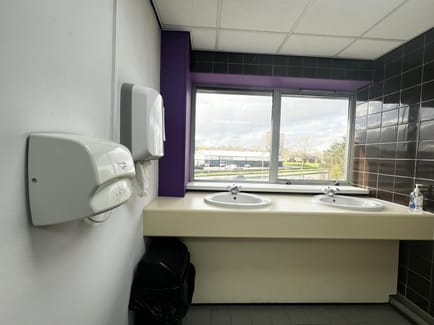 Image 4 of The Store Room -  A6110 Ring Road, LS11 - Beeston