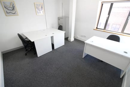 Image 2 of AMV Business Centres - Uxbridge House - 460-466 Uxbridge Road, UB4 0SD - Hayes