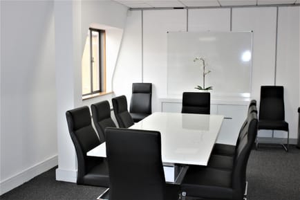 Image 4 of AMV Business Centres - Uxbridge House - 460-466 Uxbridge Road, UB4 0SD - Hayes
