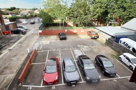 Image 6 of AMV Business Centres - Uxbridge House - 460-466 Uxbridge Road, UB4 0SD - Hayes