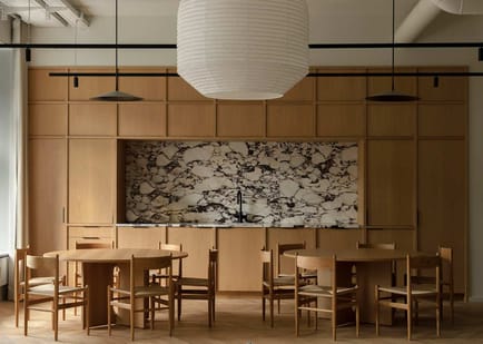 Image 3 of Signature - Unter den Linden 40