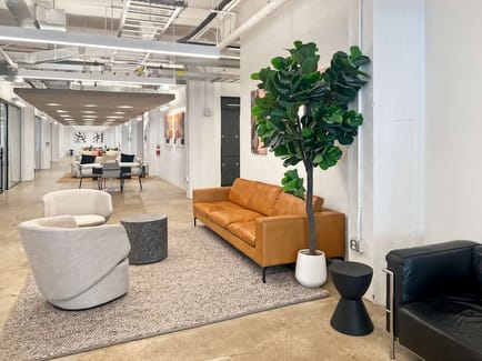 Image 5 of Regus - 150 Bay Street