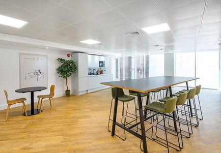 Image 4 of BASE (Managed 3,399 - 3,401 sqft) - Lloyds Avenue House - 10 Lloyds Avenue, EC3N 3AJ - Fenchurch Street