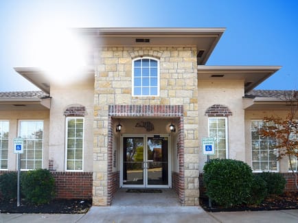 Image 1 of Timberbrooke Business Center - 929 N.W. 164th Street - Edmond - OK
