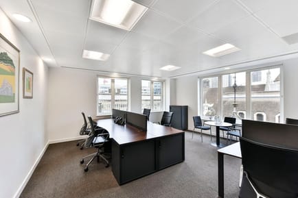 Image 3 of The Argyll Club - Guildhall House - 85 Gresham Street, EC2 - Bank