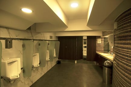 Image 25 of Fazlani Business Centre - Ismail Building - D N Road - Mumbai