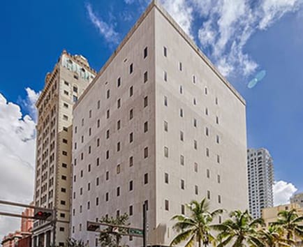 Image 4 of mindwarehouse - 111 NE 1st Street - Miami, FL