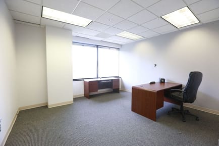 Image 6 of Executive Office Suites, Inc - 8200 Greensboro Dr - McLean - VA