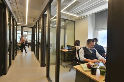Image 2 of naked Hub@Bonham Strand - 40 Bonham Strand - Sheung Wan - Hong Kong (private. co-working, hot-desk)