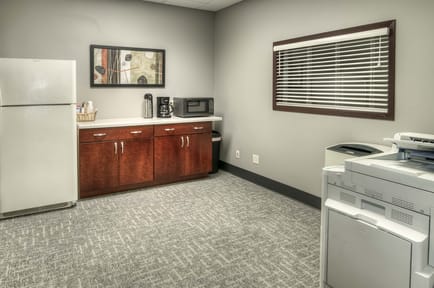 Image 7 of West Dodge Office Suites - 706 N 129th St