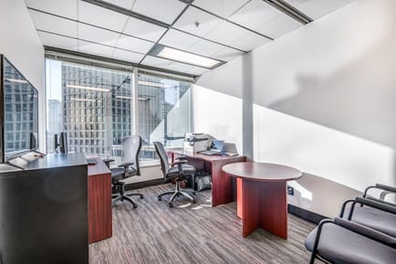 Image 21 of Simply - 404-999 Canada Pl - Vancouver
