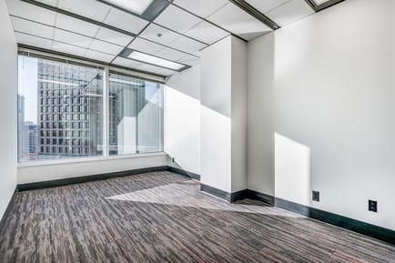 Image 23 of Simply - 404-999 Canada Pl - Vancouver