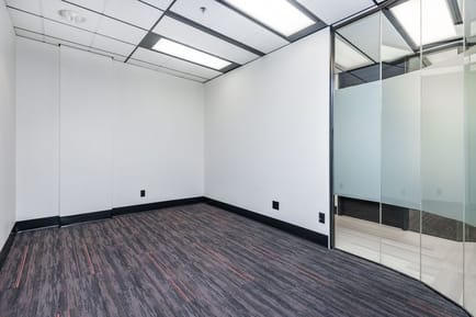 Image 33 of Simply - 404-999 Canada Pl - Vancouver