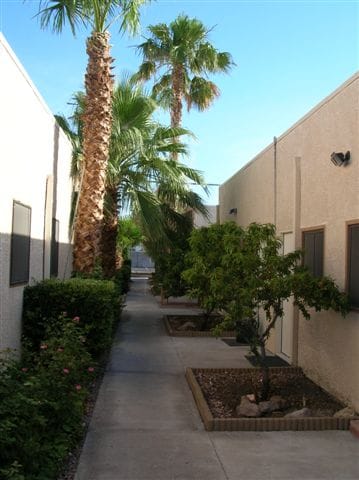 Image 2 of Desert Inn Executive Suites - Raymert Dr - Las Vegas