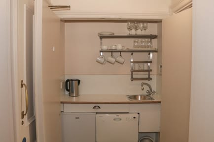 Image 8 of Garner Hutchings Serviced Offices (600 sq ft) - 28 Eccleston Square,SW1 - Victoria