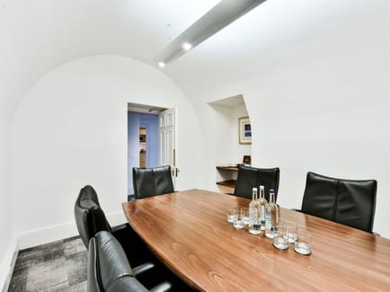 Image 3 of The Argyll Club - 17 Cavendish Sq, W1 - Marylebone