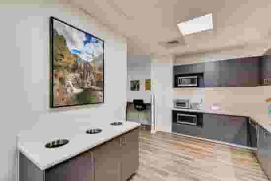 default carousel image mobile