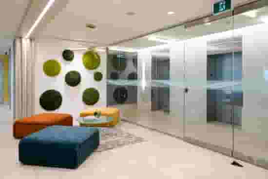 default carousel image mobile