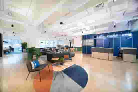 default carousel image mobile