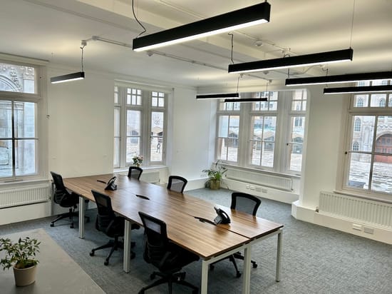 UBC - Blackwell House - Guildhall Yard, EC2 - Bank