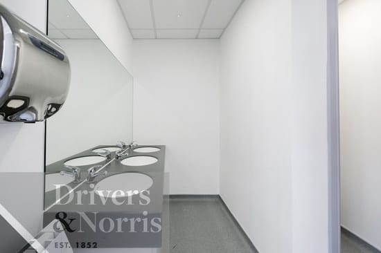 Driver - Holloway Road, Archway