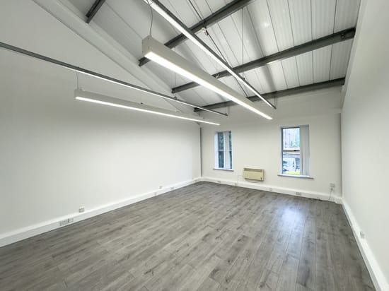 Buspace Studios (Managed 370 - 686 sqft) - Shaftesbury Centre - 85 Barlby Road, W10 - North Kensington