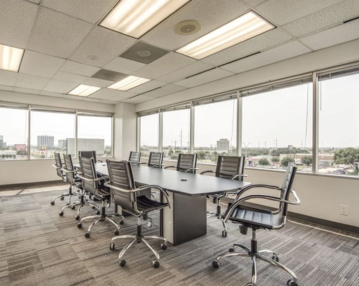 Boxer - 8500 N Stemmons Fwy, Dallas - TX image 3