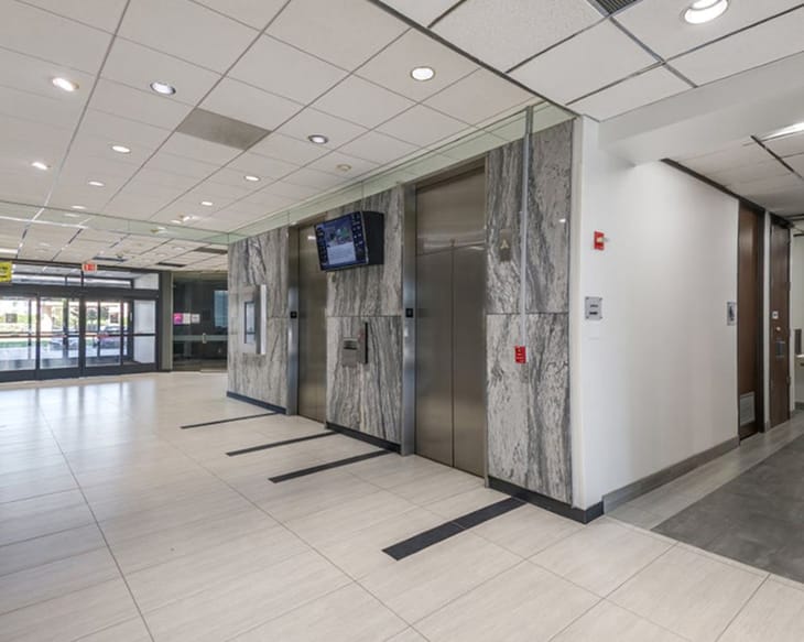 Boxer - 8500 N Stemmons Fwy, Dallas - TX image 4