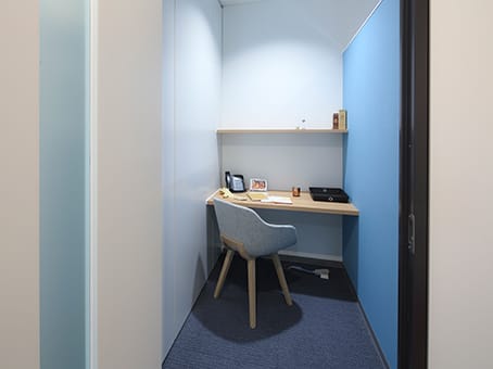 Regus - Shinagawa Grand Central Tower - 2-16-4 Konan - Minato-ku - Tokyo image 7