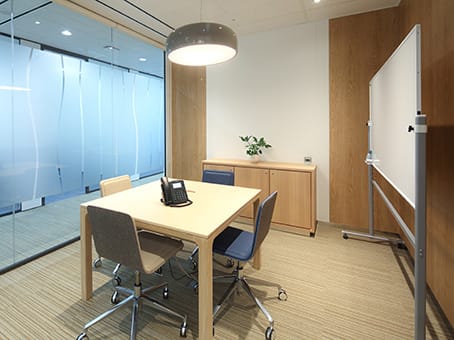 Regus - Shinagawa Grand Central Tower - 2-16-4 Konan - Minato-ku - Tokyo image 9