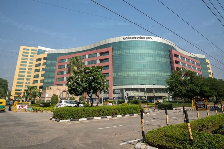 Regus - Unitech Cyber Park , 122 - Haryana image 1