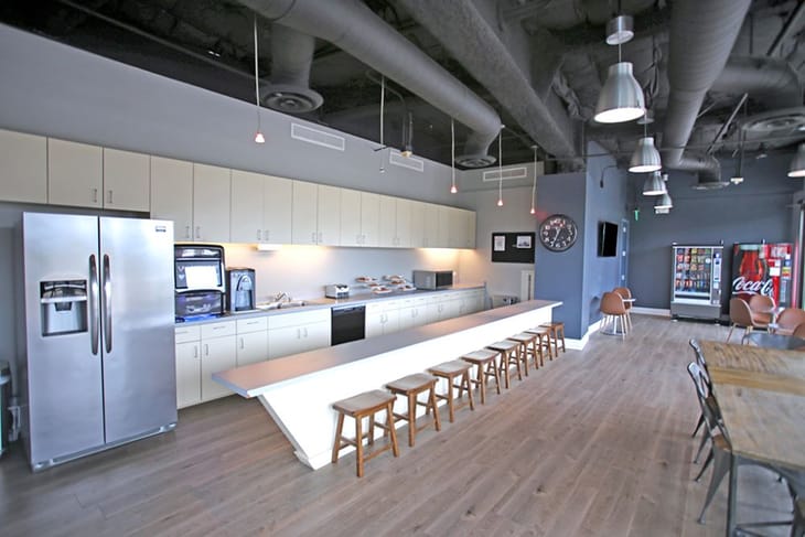 Premier Workspaces - COL - Pasadena - CA - E. Colorado Blvd image 2