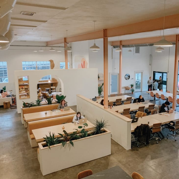 Common Desks - Oak Cliff, 633 West Davis Street, 75208 - Dallas image 1