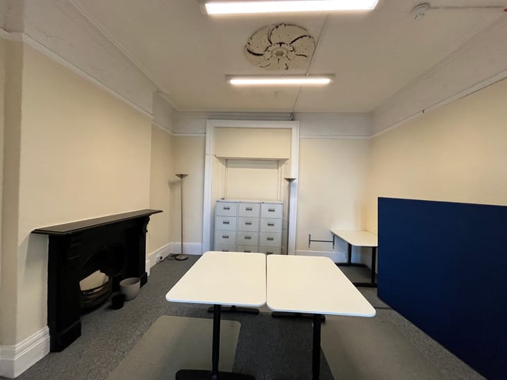 R One Investment Limited -(Managed 443 sqft) 16 Museum Place, CF10 - Cardiff image 5