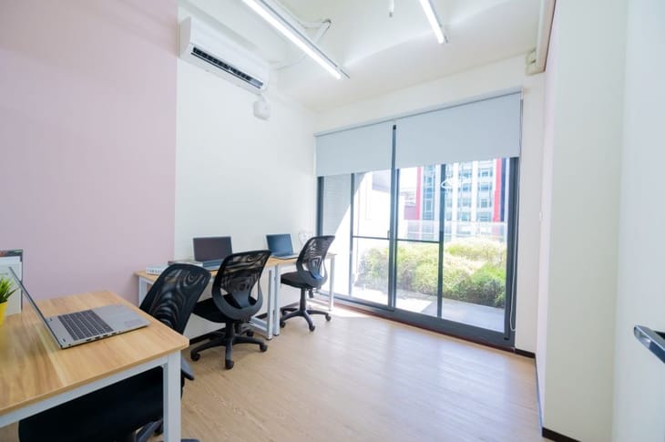 Blossom international Business center - 62 Nanjing West Road, 103 7F - Taipei City image 2