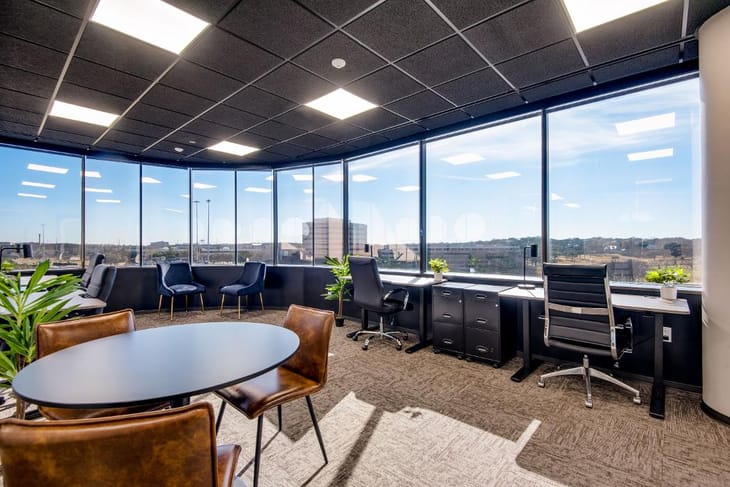 Lucid - 3100 Interstate North Circle Southeast, Atlanta image 4