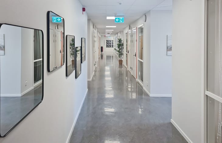 Hq - Hagsätra Torg 13, Bandhagen image 1