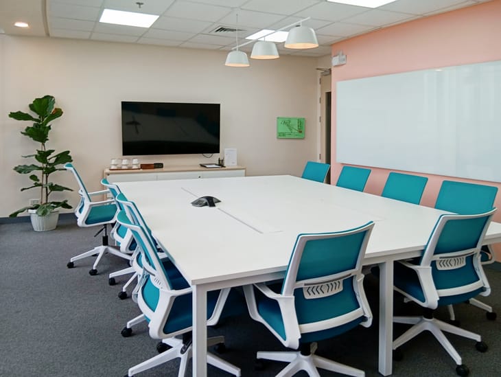 Regus - 3F ILOILO BUSINESS PARK FESTIVE WALK MALL,MEGAWORLD BOULEVARD MANDURRIAO,Abeto Mirasol Taft South ( Quirino Abeto) image 3