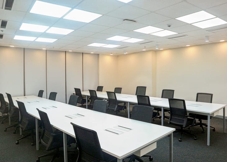 Regus - 3F ILOILO BUSINESS PARK FESTIVE WALK MALL,MEGAWORLD BOULEVARD MANDURRIAO,Abeto Mirasol Taft South ( Quirino Abeto) image 9