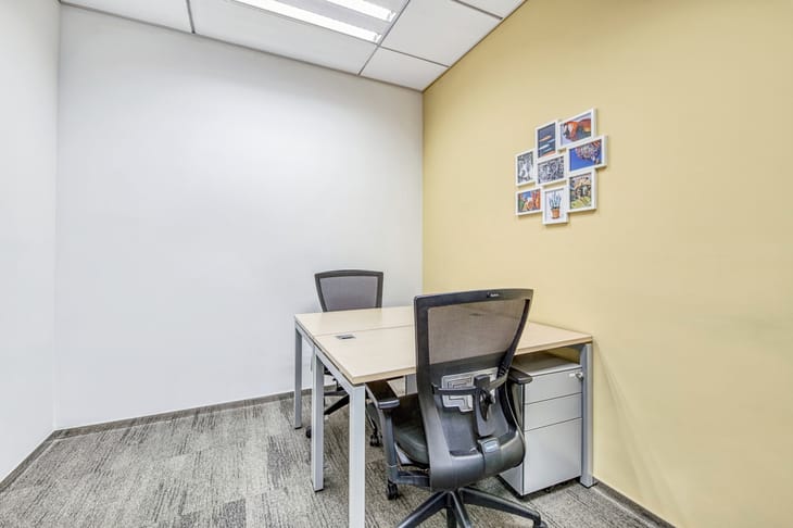 Regus - 17/F, Tower D1, DRC Diplomatic Office Building,No. 19 Dongfangdong Road,Chaoyang District image 9