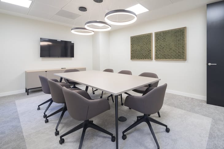 Sub800 Managed (2,186 - 2,186 sqft) - 42 Trinity Square, London, UK image 2