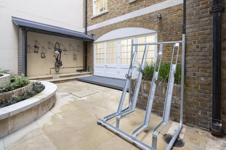 Sub800 Managed (2,186 - 2,186 sqft) - 42 Trinity Square, London, UK image 6