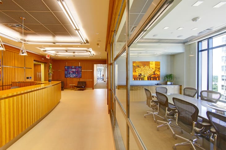 Platinum Business Center - Ponce de Leon Blvd - Coral Gables - FL image 4